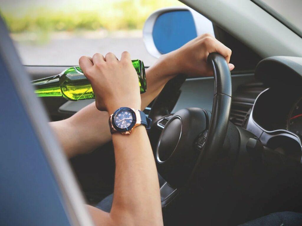 Pijanych kierowców coraz częściej zatrzymują inni uczestnicy ruchu